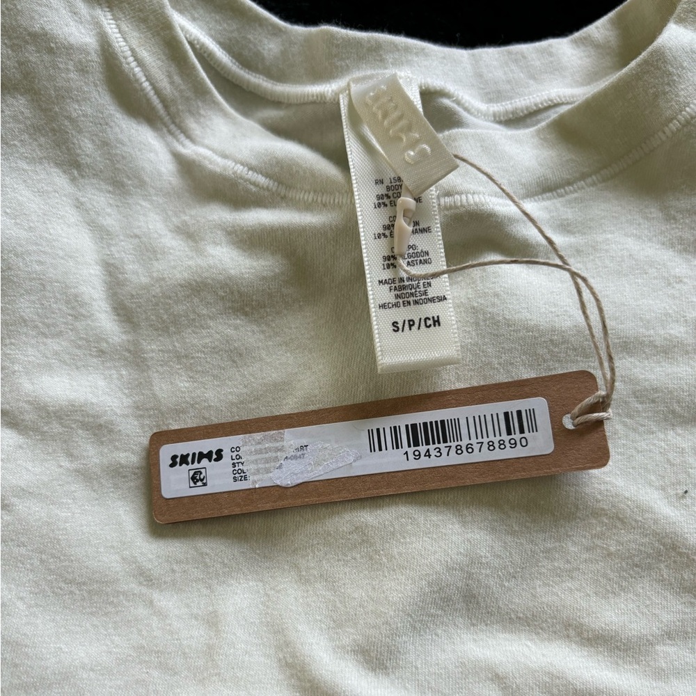 SKIMS Cotton Jersey Long Sleeve T-Shirt - Picture 3 of 3